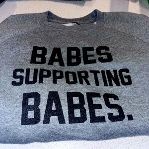 Brunette the label crewneck. EUC Sz.Sm/med